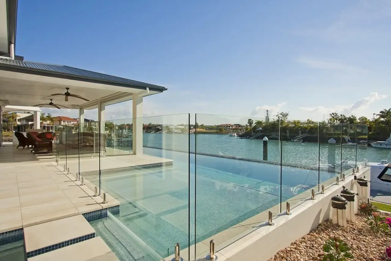 Frameless glass pool fencing
